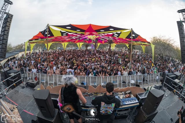 Revival Summer Festival 🐪